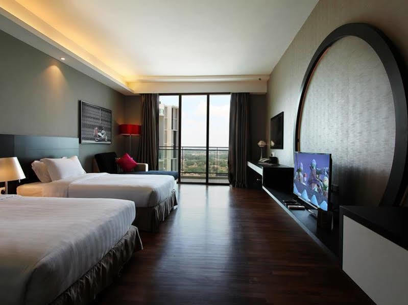The Shore Hotel & Residences Malacca Exterior photo